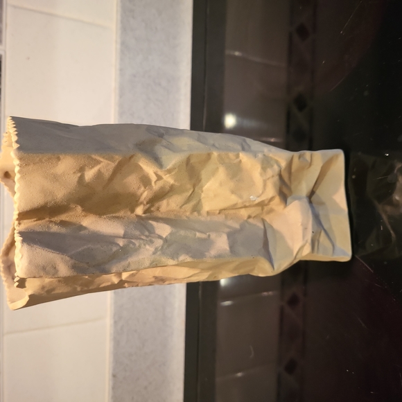 Vintage Ceramic Illusions Crinkled Paper Bag Vase Trmpe L’ Oeil Pop Art 8" - Picture 3 of 12